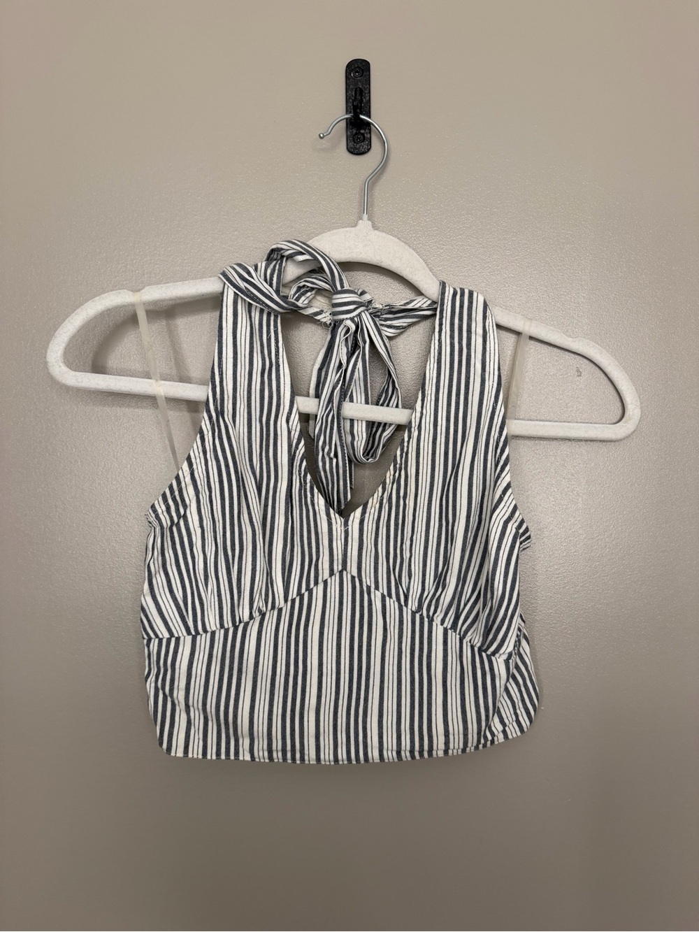 American Eagle Striped Cropped Halter Crop Top - White & Navy
